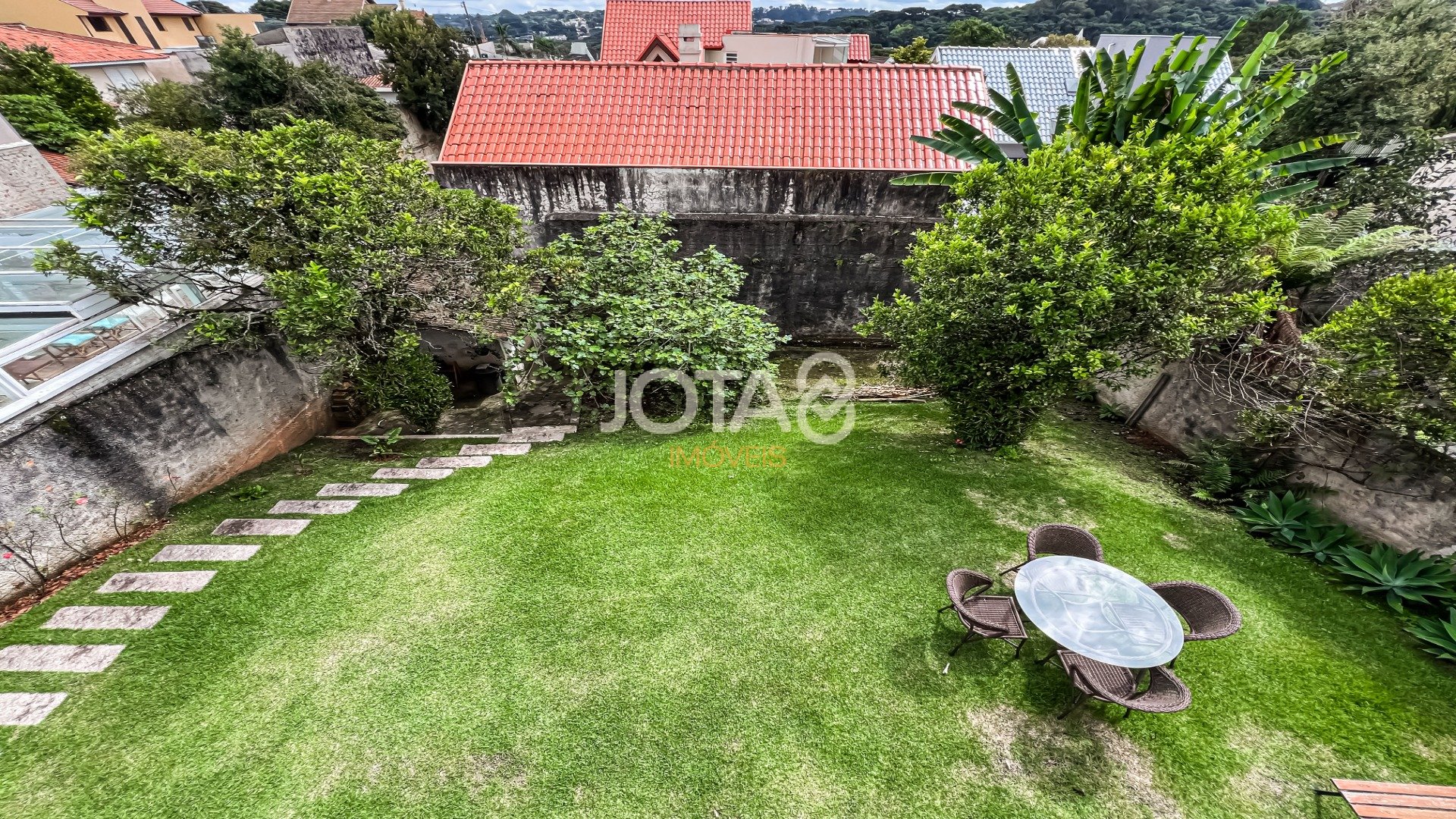 CASA MODERNA PRÓXIMA AO PARQUE BARIGUI