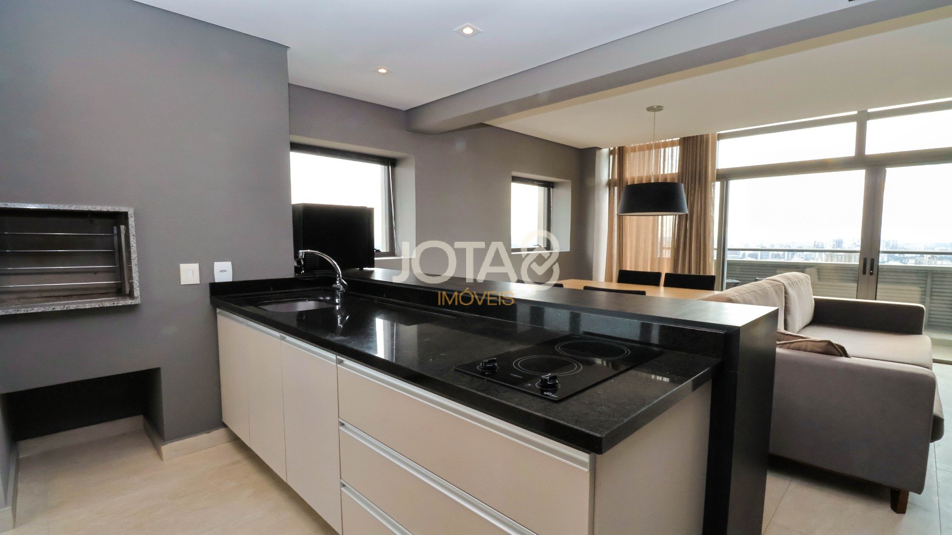 APARTAMENTO DUPLEX COM UMA VISTA INCRÍVEL DA CIDADE
