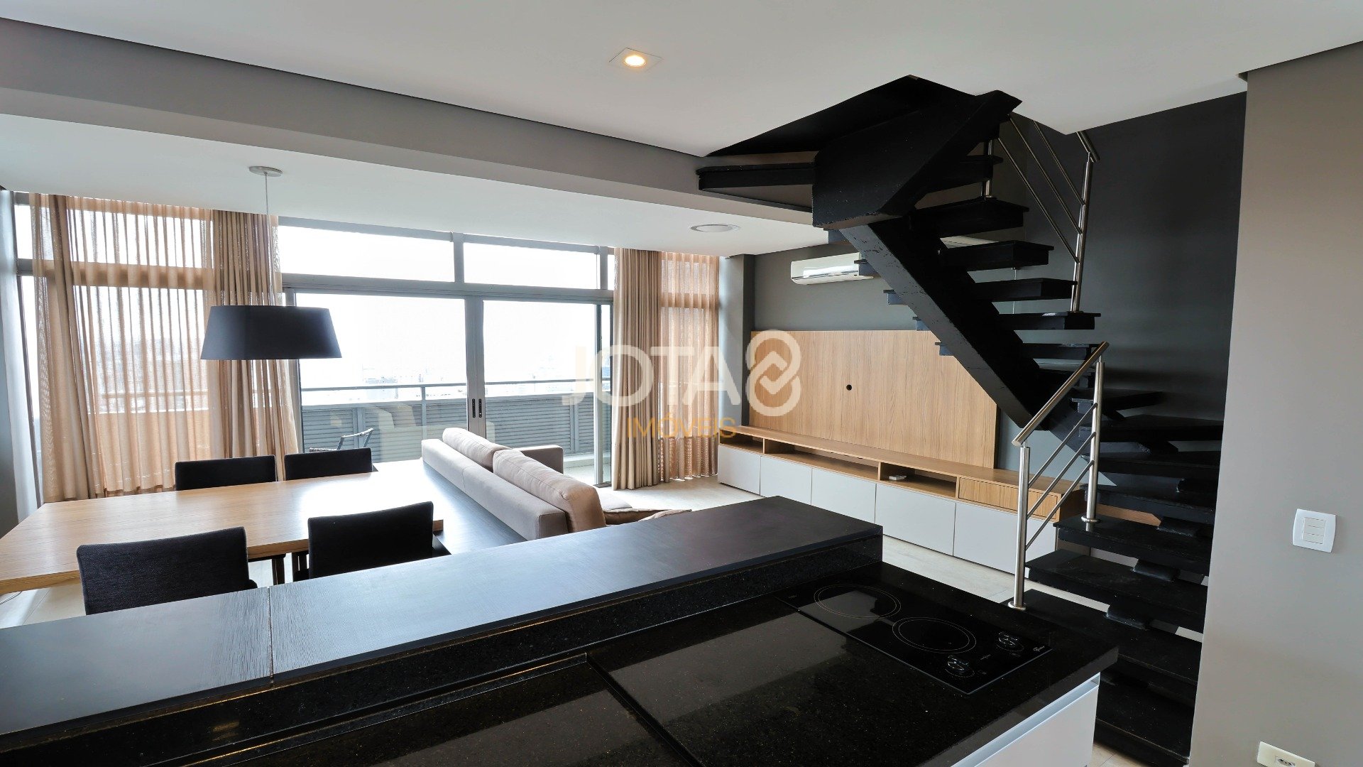 Foto de destaque Apartamento duplex com uma vista incrível da cidade