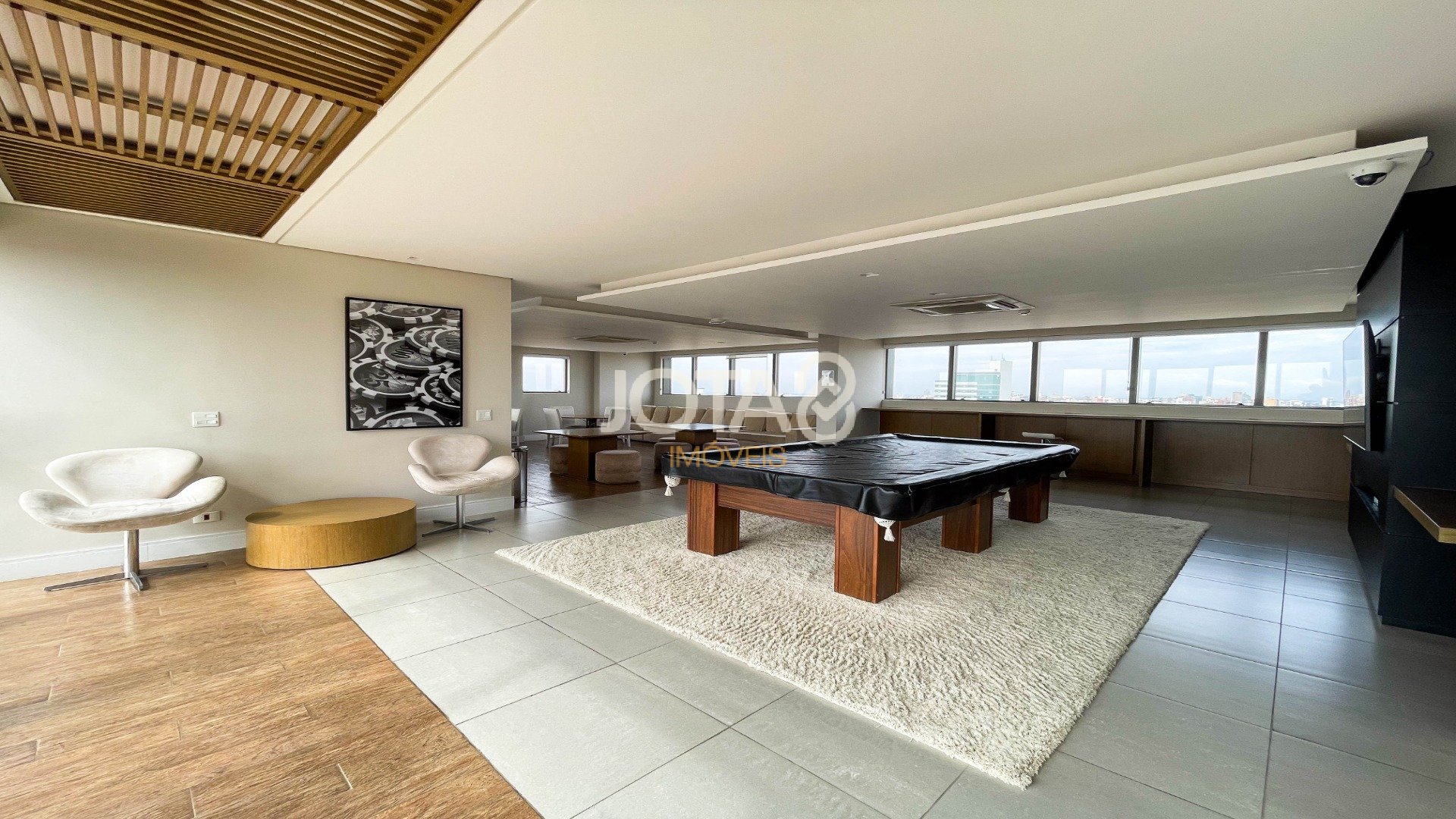 APARTAMENTO DUPLEX COM UMA VISTA INCRÍVEL DA CIDADE