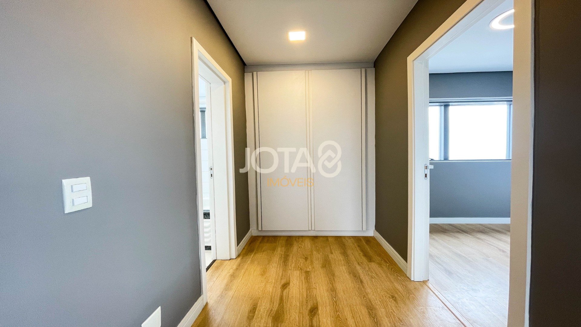APARTAMENTO DUPLEX COM UMA VISTA INCRÍVEL DA CIDADE
