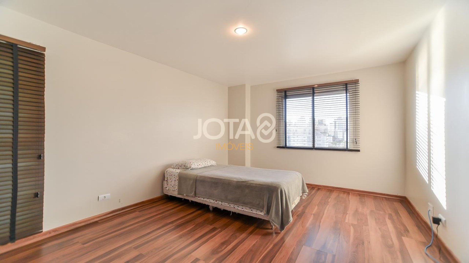 APARTAMENTO 4 QUARTOS ÁGUA VERDE