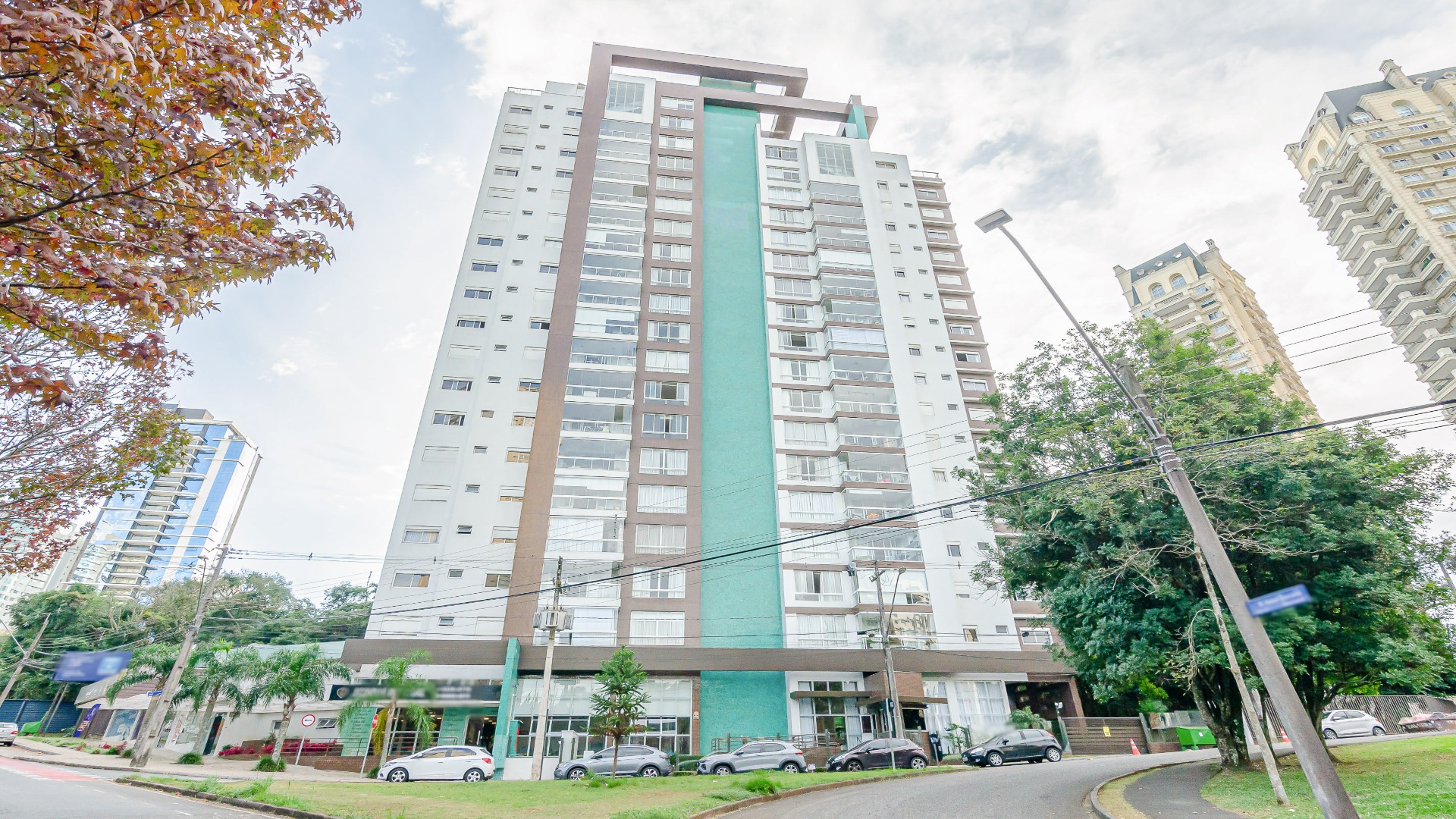 COBERTURA COM 4 SUÍTES E 4 VAGAS NO ECOVILLE
