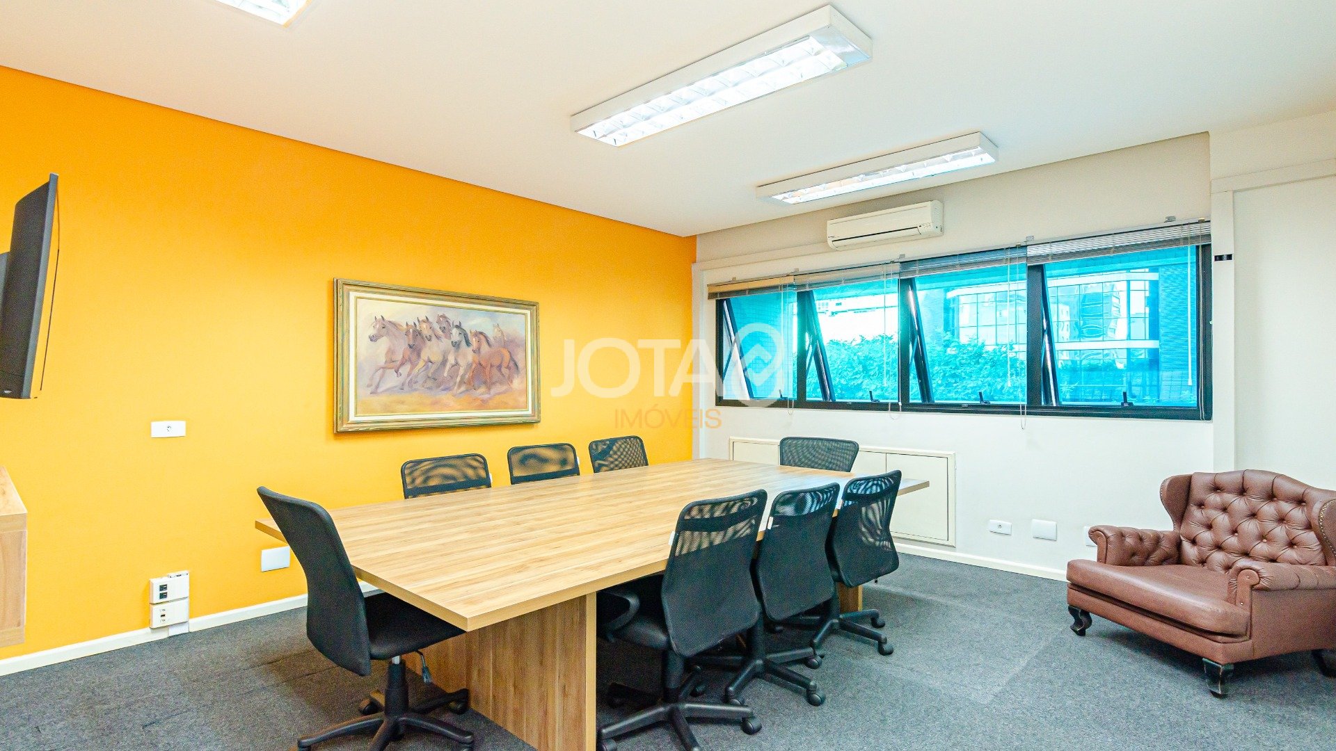 EXCELENTE CONJUNTO COMERCIAL NO CENTRO/BATEL