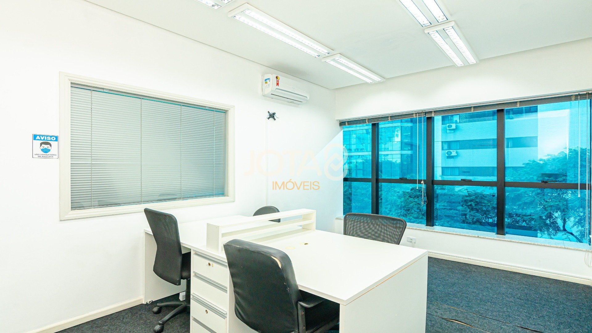 EXCELENTE CONJUNTO COMERCIAL NO CENTRO/BATEL
