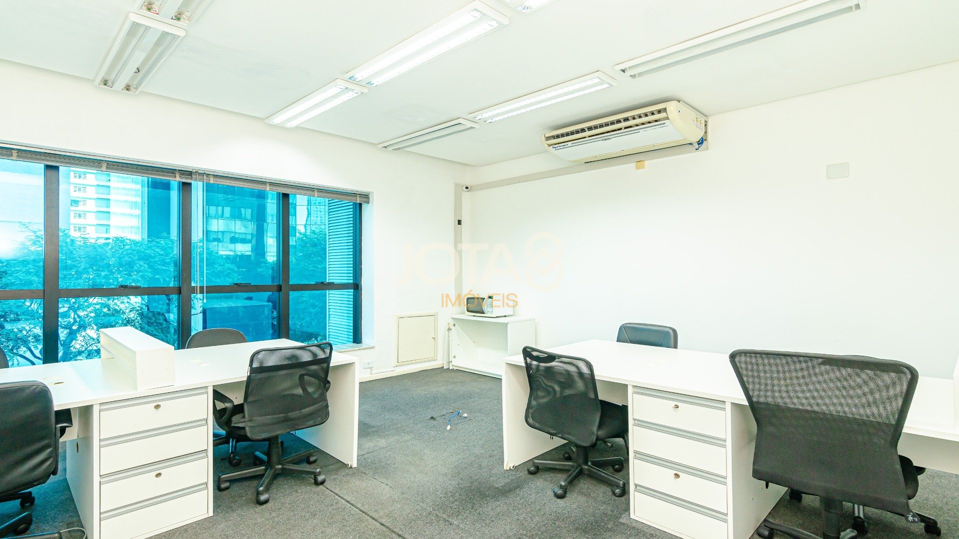 EXCELENTE CONJUNTO COMERCIAL NO CENTRO/BATEL