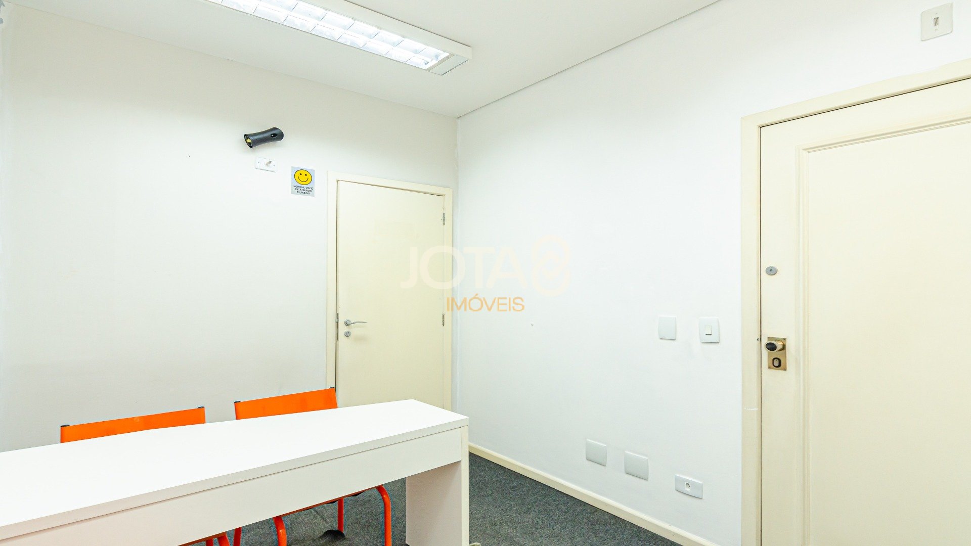 EXCELENTE CONJUNTO COMERCIAL NO CENTRO/BATEL