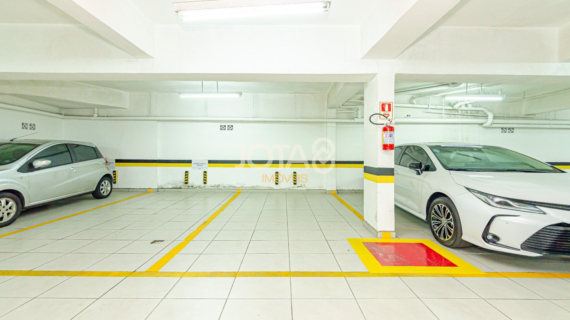 EXCELENTE CONJUNTO COMERCIAL NO CENTRO/BATEL