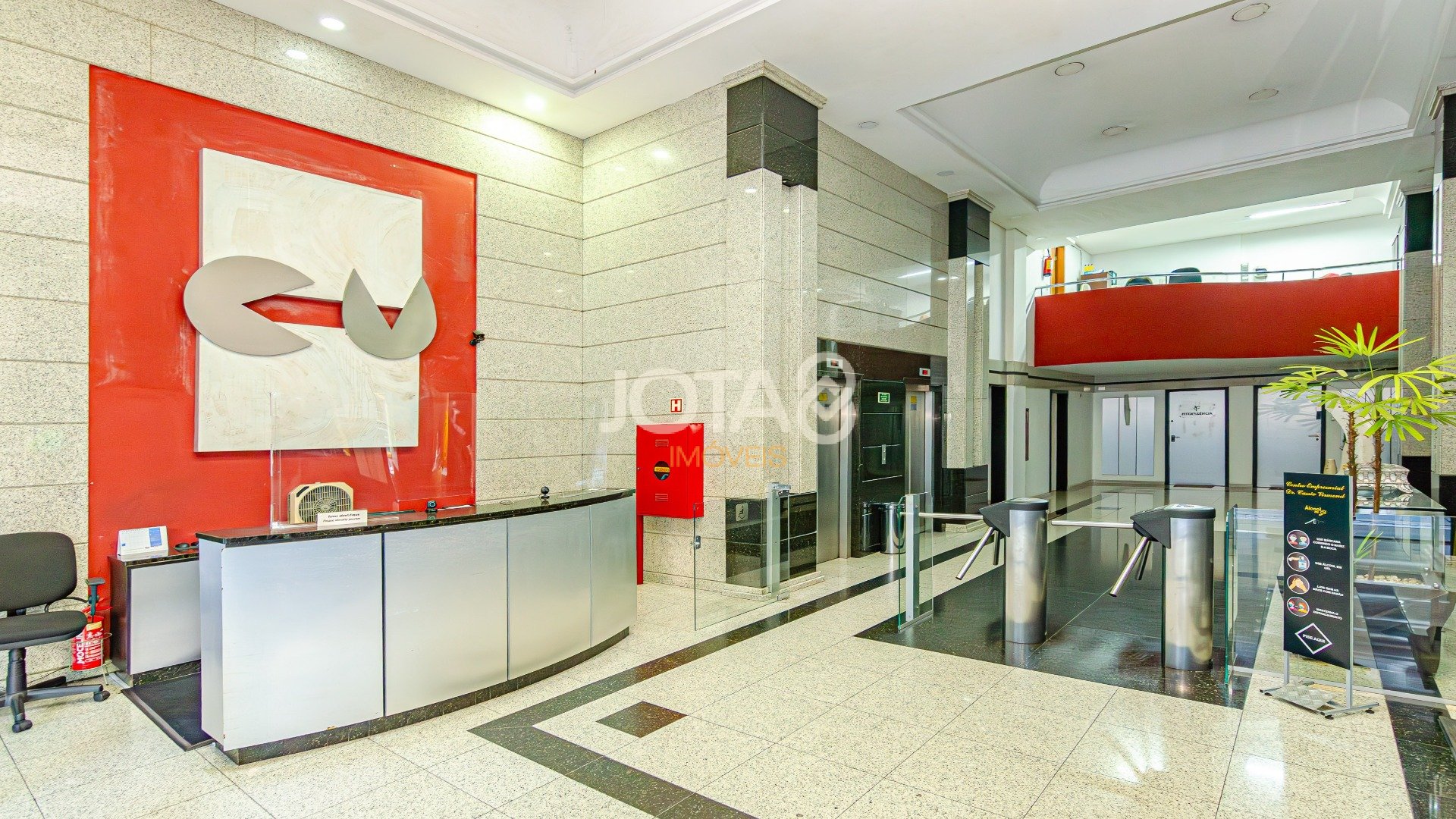 EXCELENTE CONJUNTO COMERCIAL NO CENTRO/BATEL