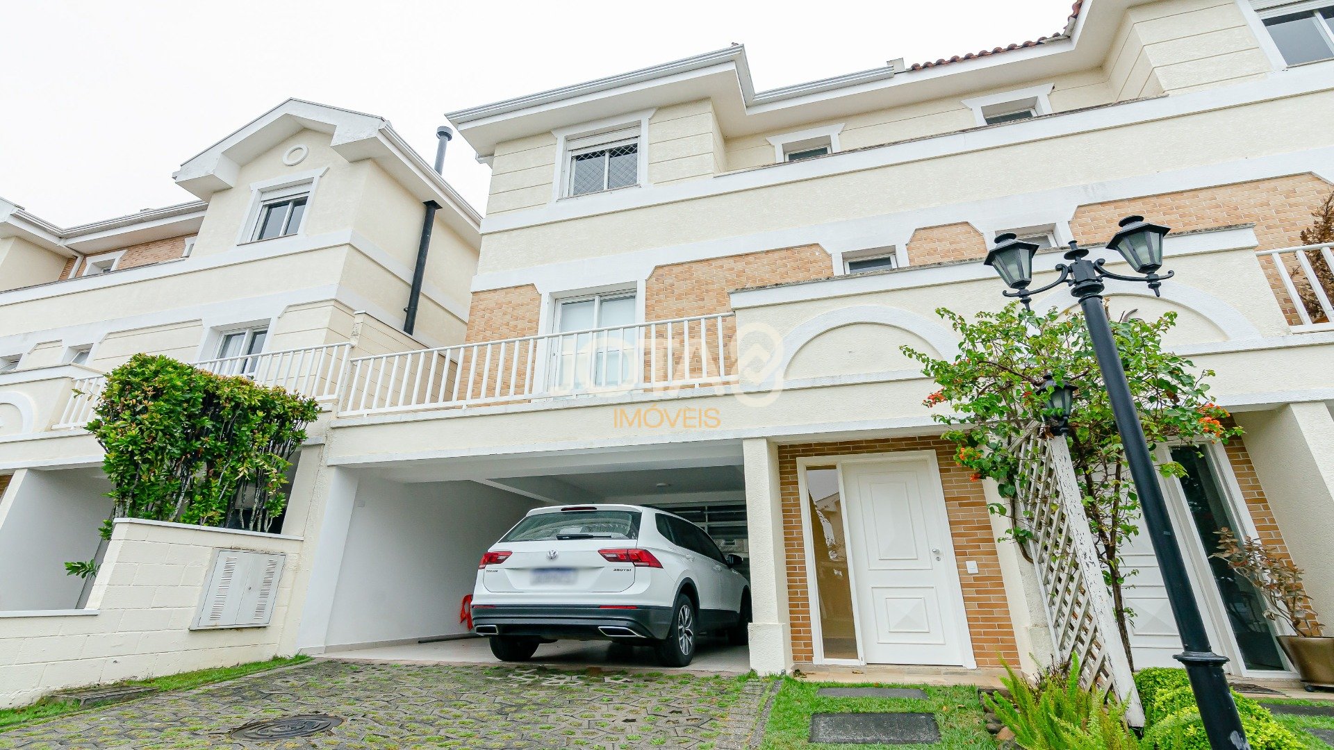 CASA TOTALMENTE REFORMADA NO ECOVILLE