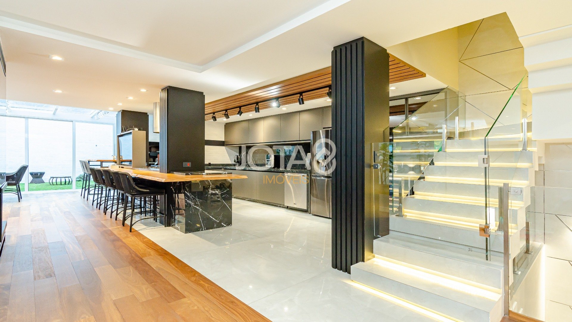 CASA TOTALMENTE REFORMADA NO ECOVILLE