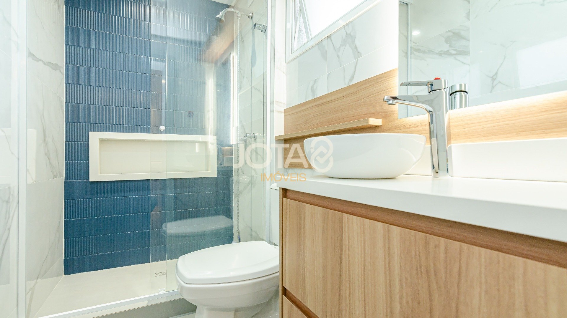 CASA TOTALMENTE REFORMADA NO ECOVILLE