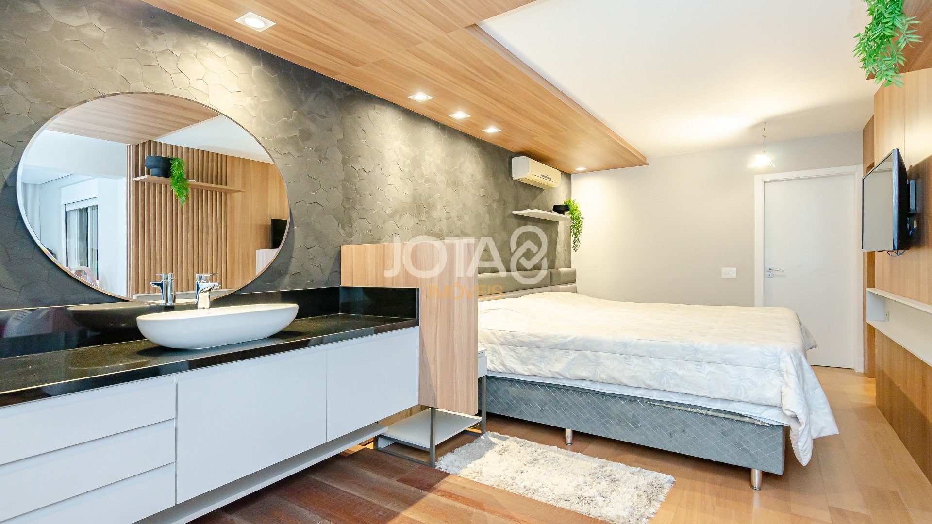 CASA TOTALMENTE REFORMADA NO ECOVILLE
