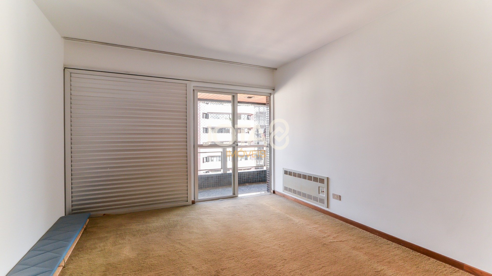 APARTAMENTO ESPAÇOSO EM ANDAR ALTO NO BATEL