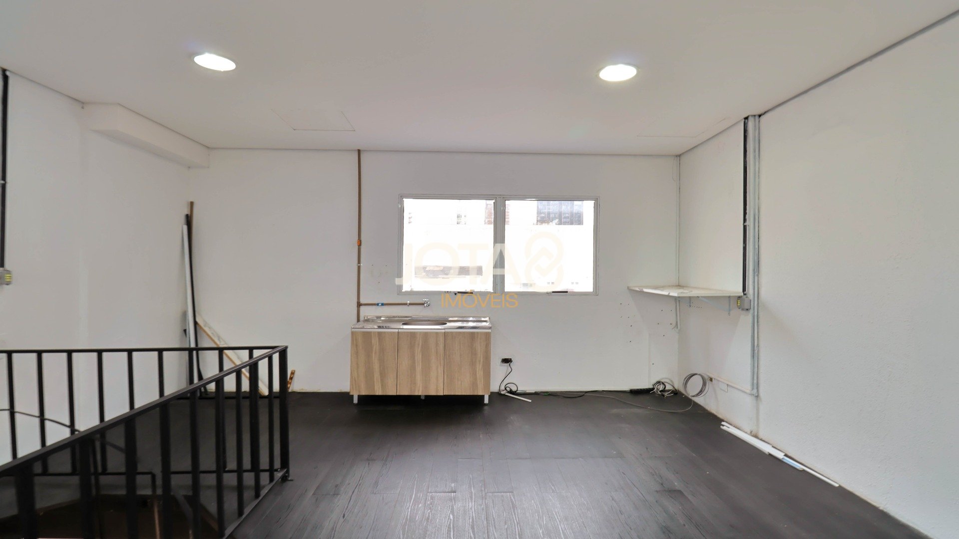 LOJA COMERCIAL COM MEZANINO