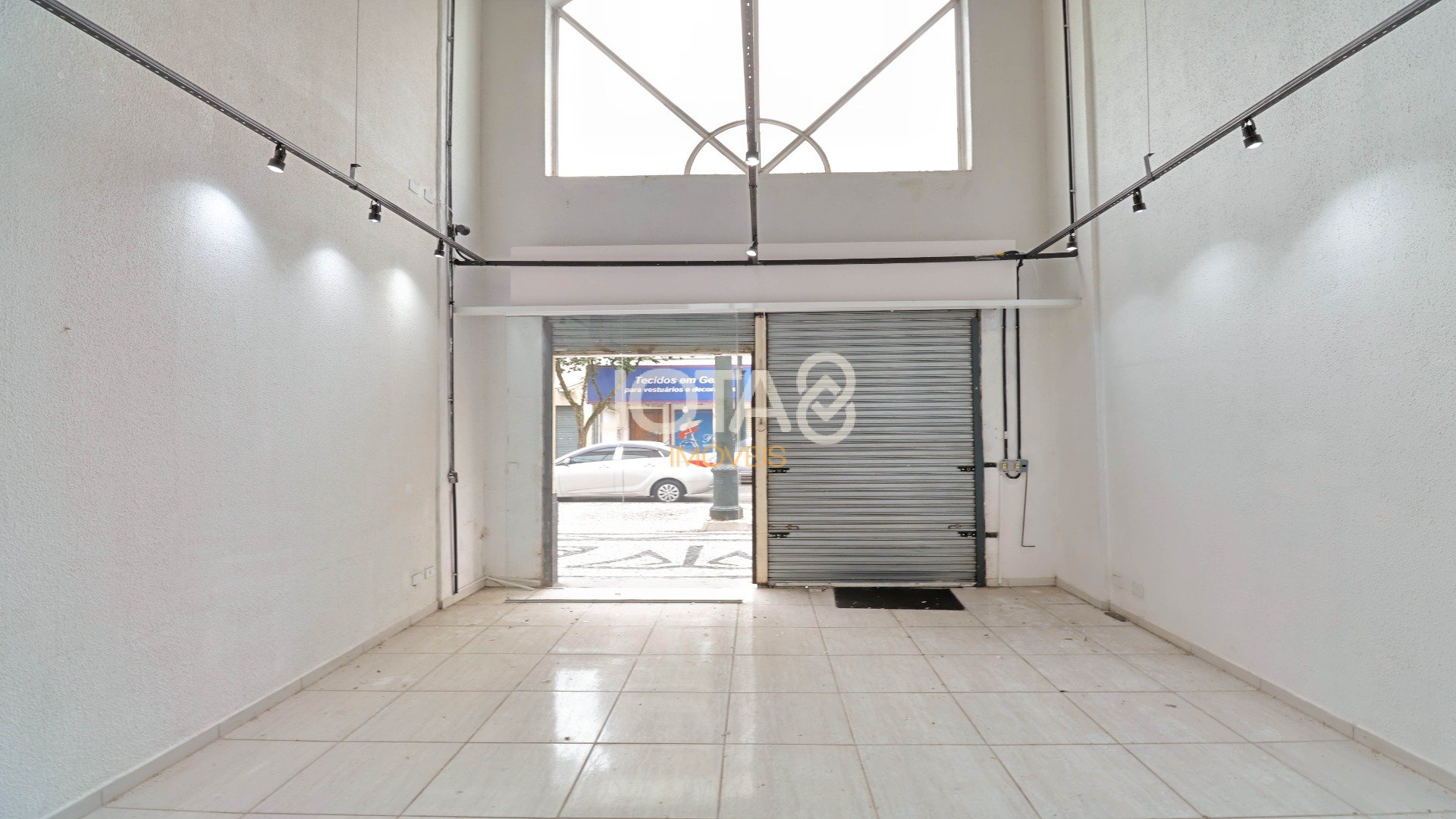 LOJA COMERCIAL COM MEZANINO