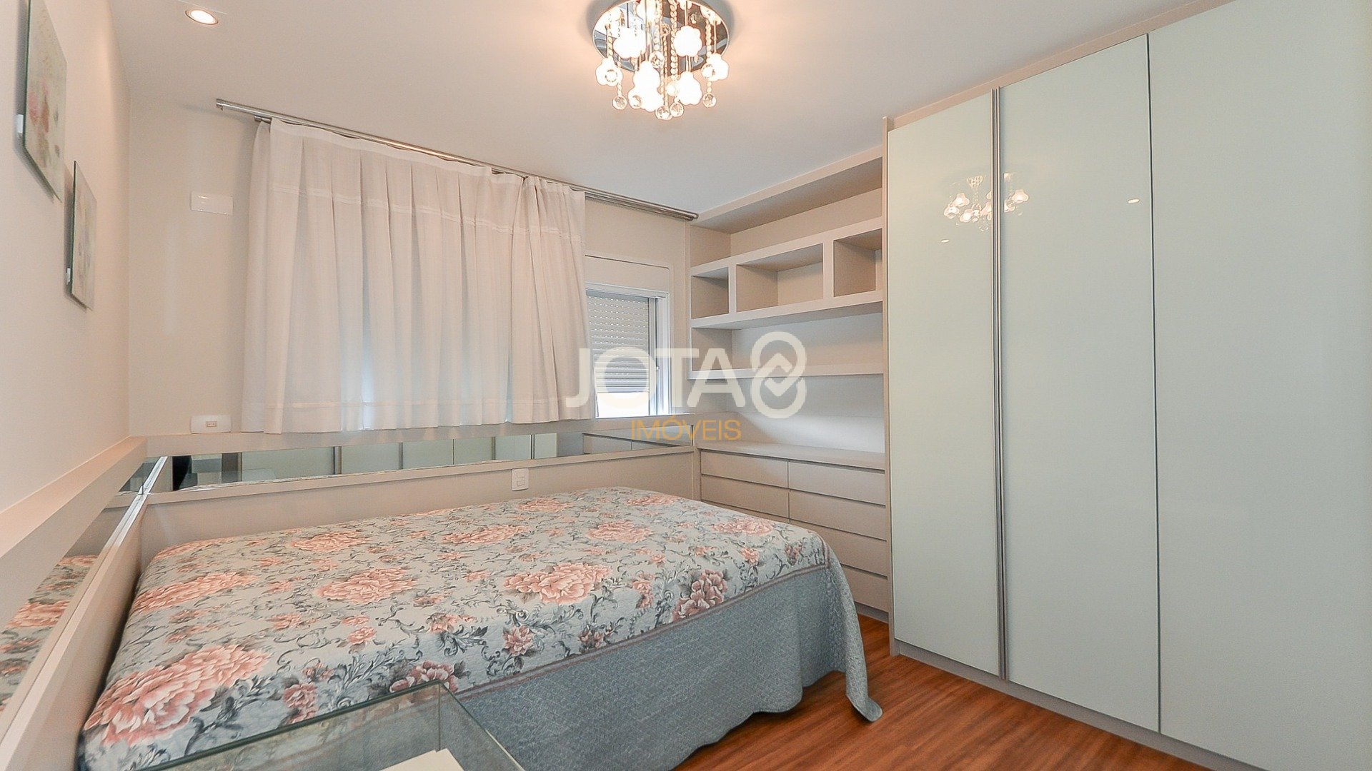 APARTAMENTO MOBILIADO COM 3 SUÍTES E 3 VAGAS NO ECOVILLE !