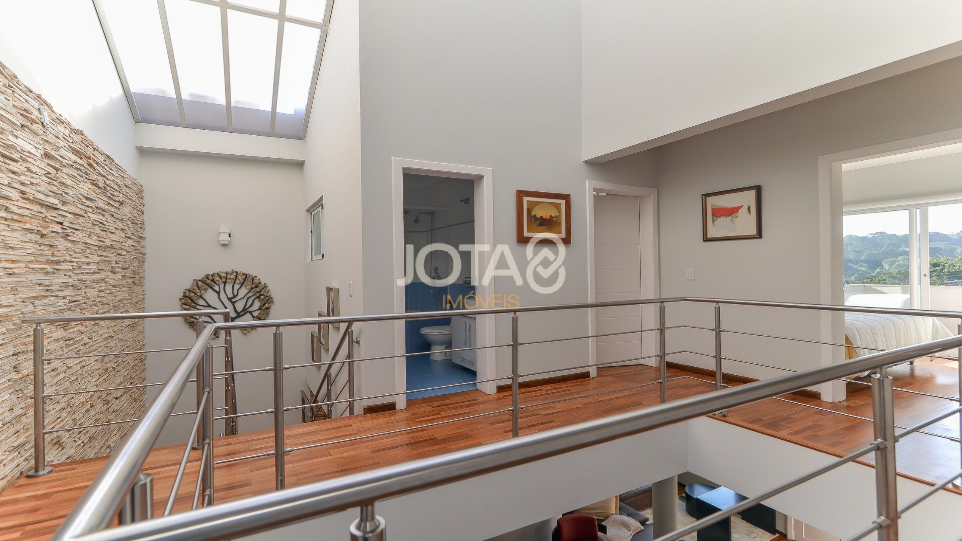 CASA COM 4 QUARTOS, JARDIM, POMAR E PISCINA NO PILARZINHO