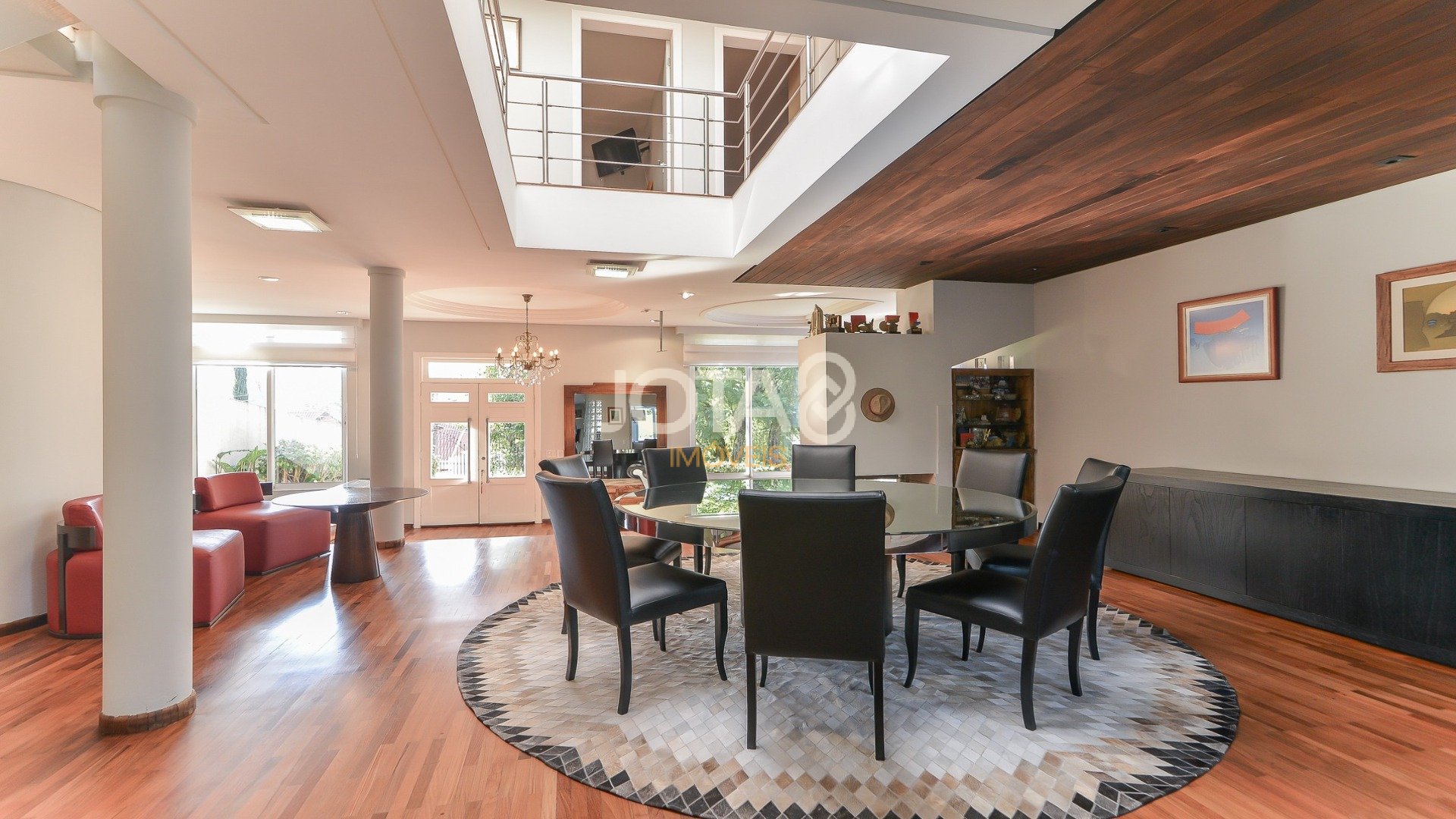 CASA COM 4 QUARTOS, JARDIM, POMAR E PISCINA NO PILARZINHO