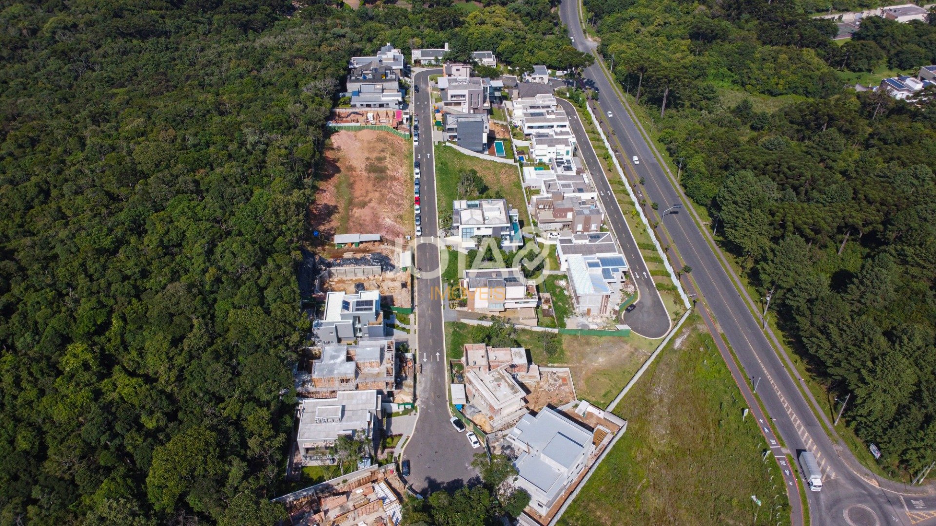 TERRENO À VENDA EM CONDOMÍNIO FECHADO EVERGREEN - 452M²