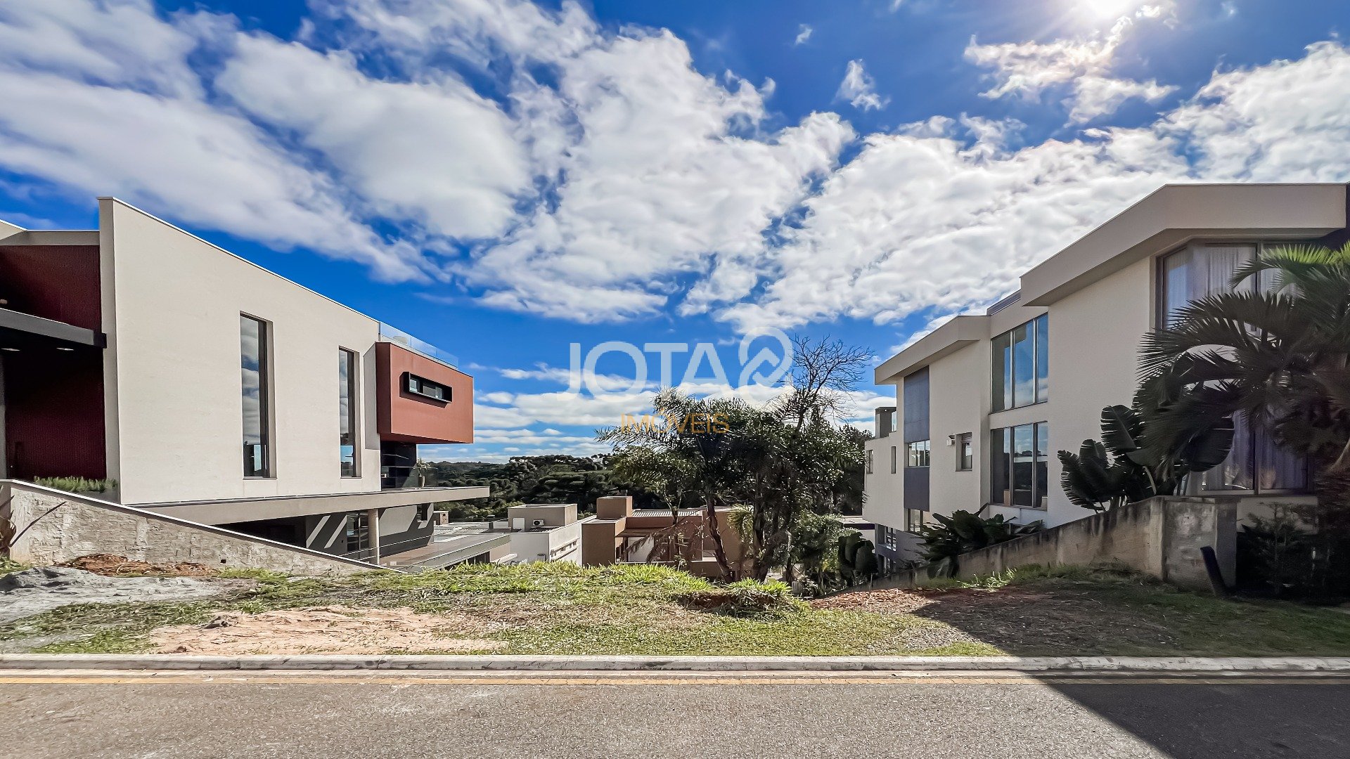 TERRENO À VENDA EM CONDOMÍNIO FECHADO EVERGREEN - 452M²