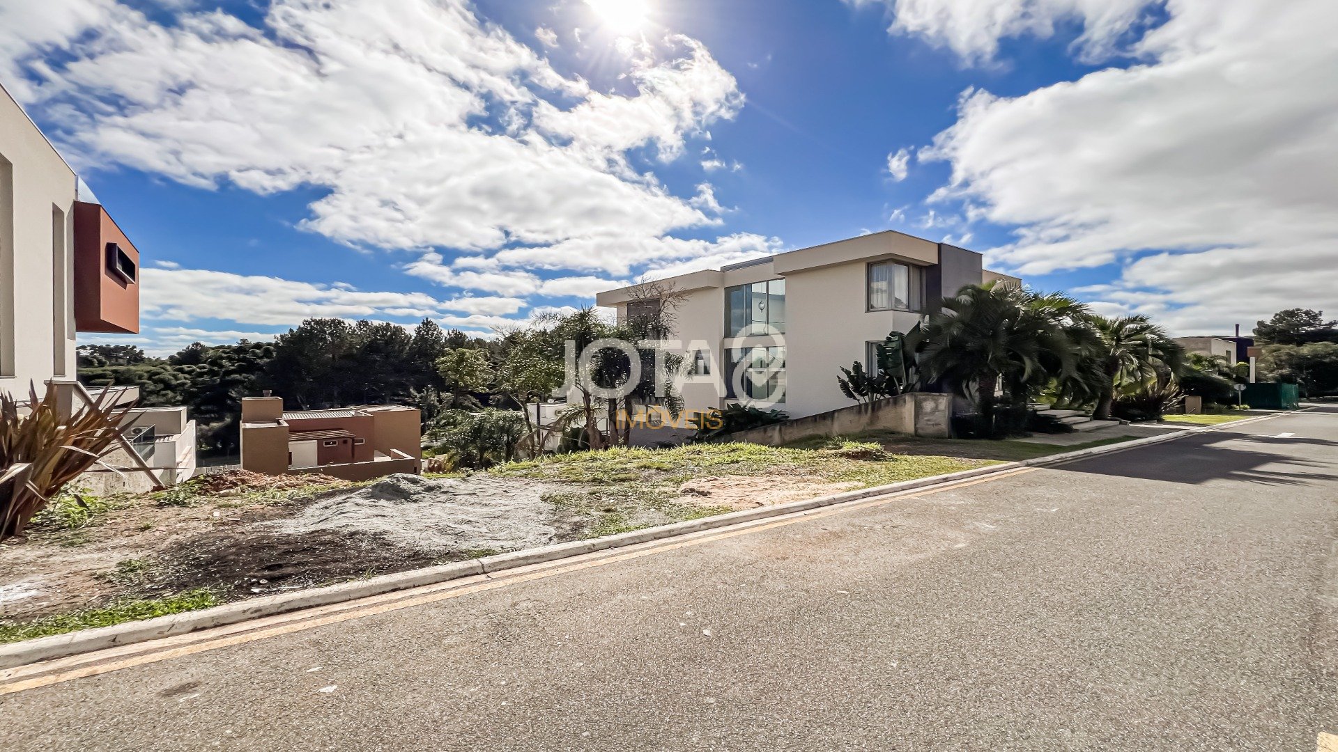 TERRENO À VENDA EM CONDOMÍNIO FECHADO EVERGREEN - 452M²