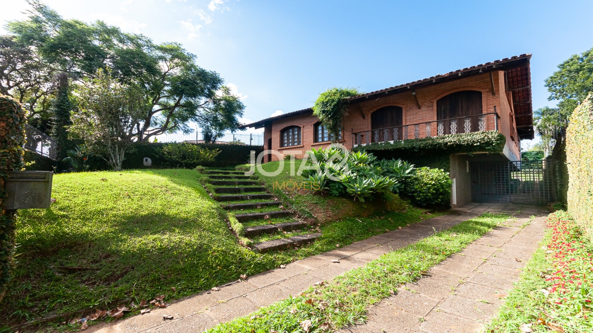 CASA COMERCIAL PARA LOCAÇÃO NO SEMINÁRIO - J8