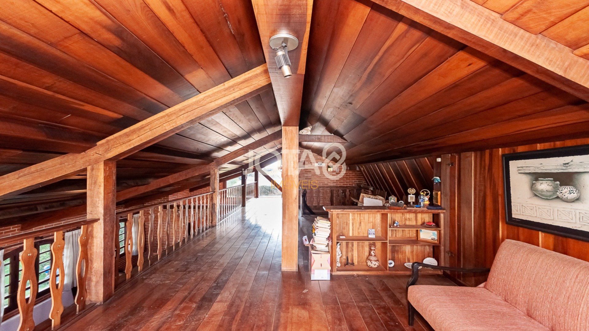 CASA COMERCIAL PARA LOCAÇÃO NO SEMINÁRIO - J8