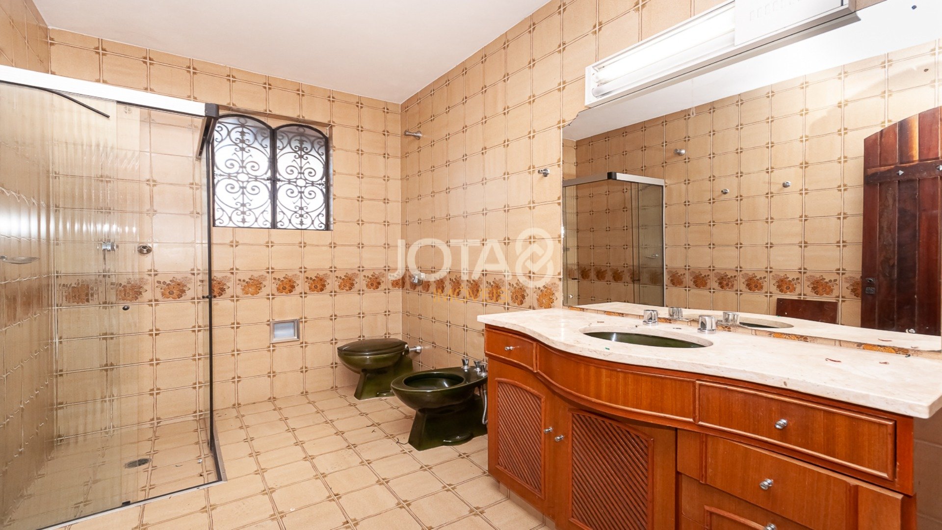 CASA COMERCIAL PARA LOCAÇÃO NO SEMINÁRIO - J8