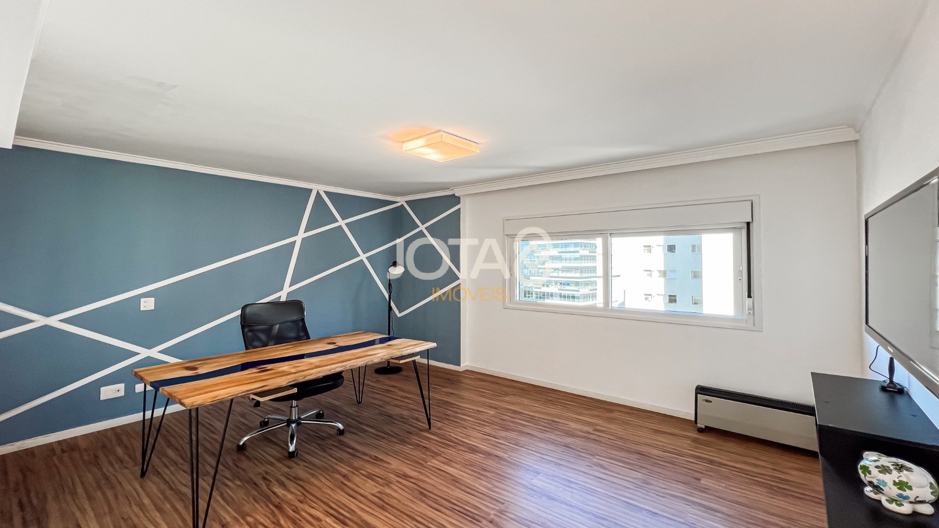 APARTAMENTO EM ANDAR ALTO COM 3 SUÍTES NO BATEL