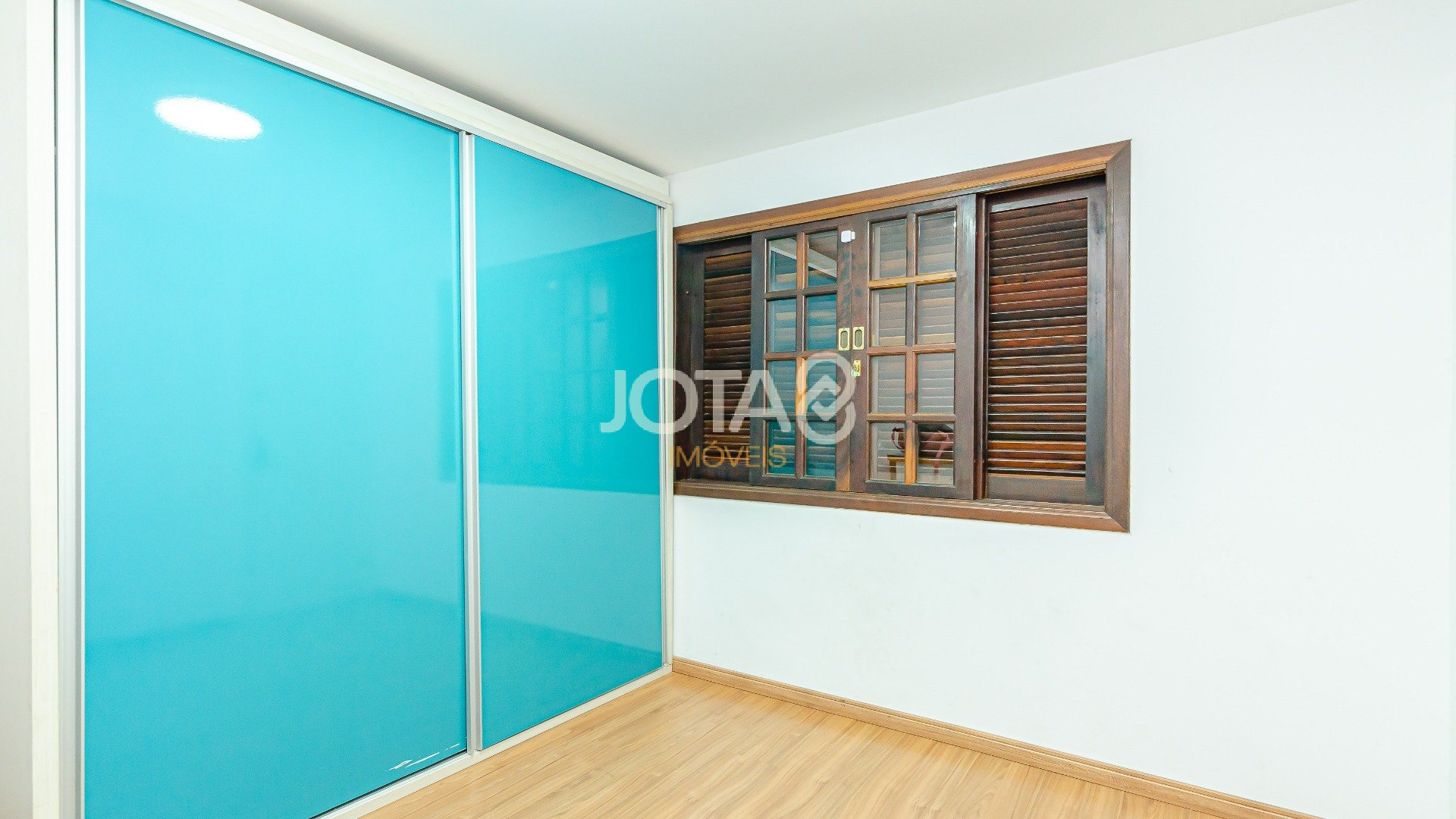 SOBRADO COM 4 QUARTOS, HOME OFFICE E ÁTICO NO SANTO INÁCIO