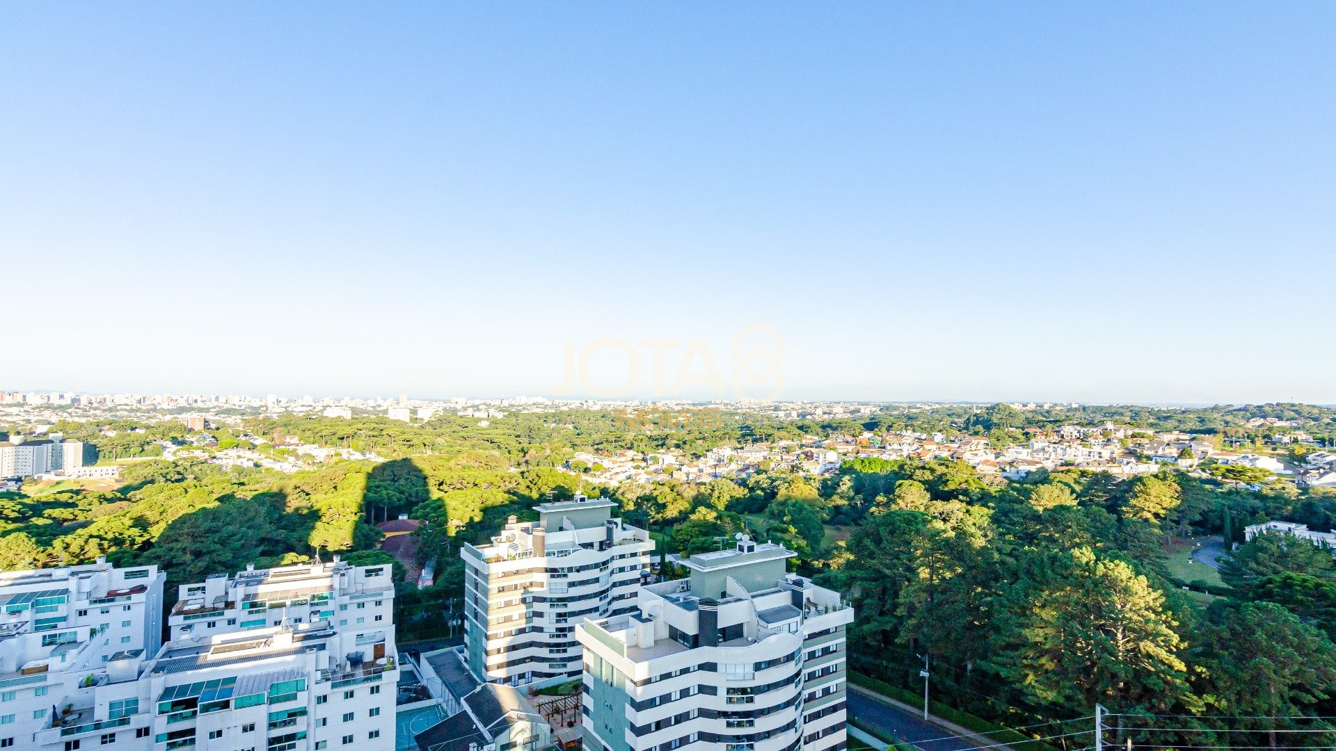 VISTA CINEMATOGRÁFICA NO ENDEREÇO MAIS COBIÇADO DE CURITIBA