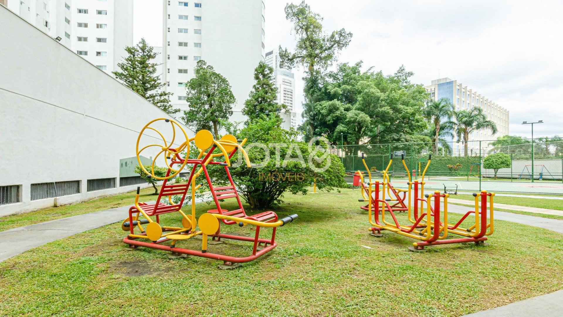 COBERTURA NO CENTRO CÍVICO COM UMA VISTA INCRÍVEL!
