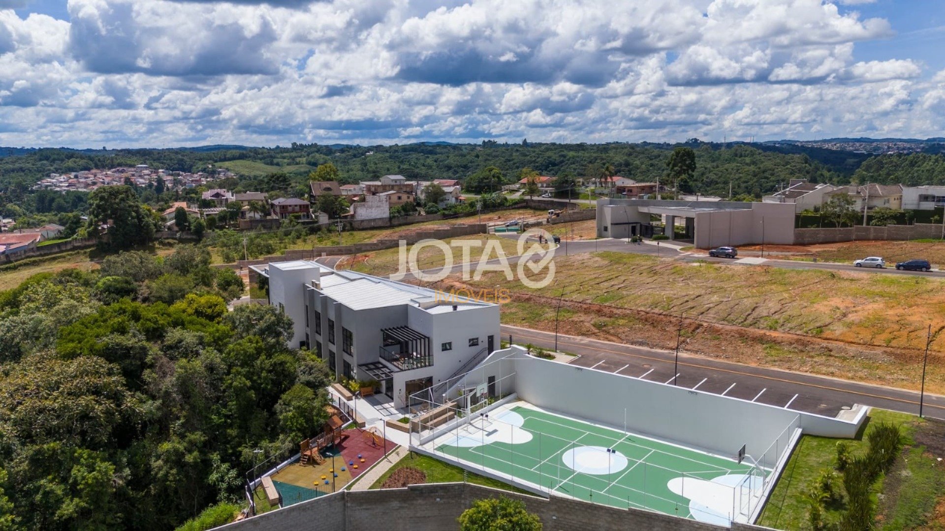 TERENO EM CONDOMINIO FECHADO PAYSAGE TERRARA