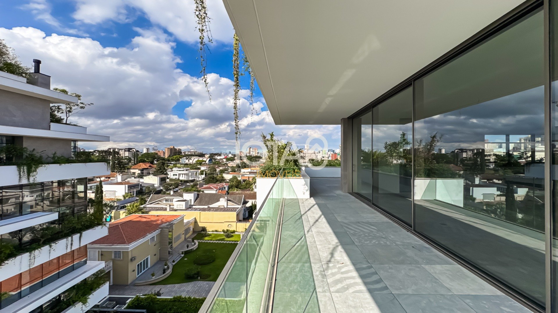 COBERTURA DUPLEX NOVA NO BATEL COM 04 SUITES - REVENDA HANAMI