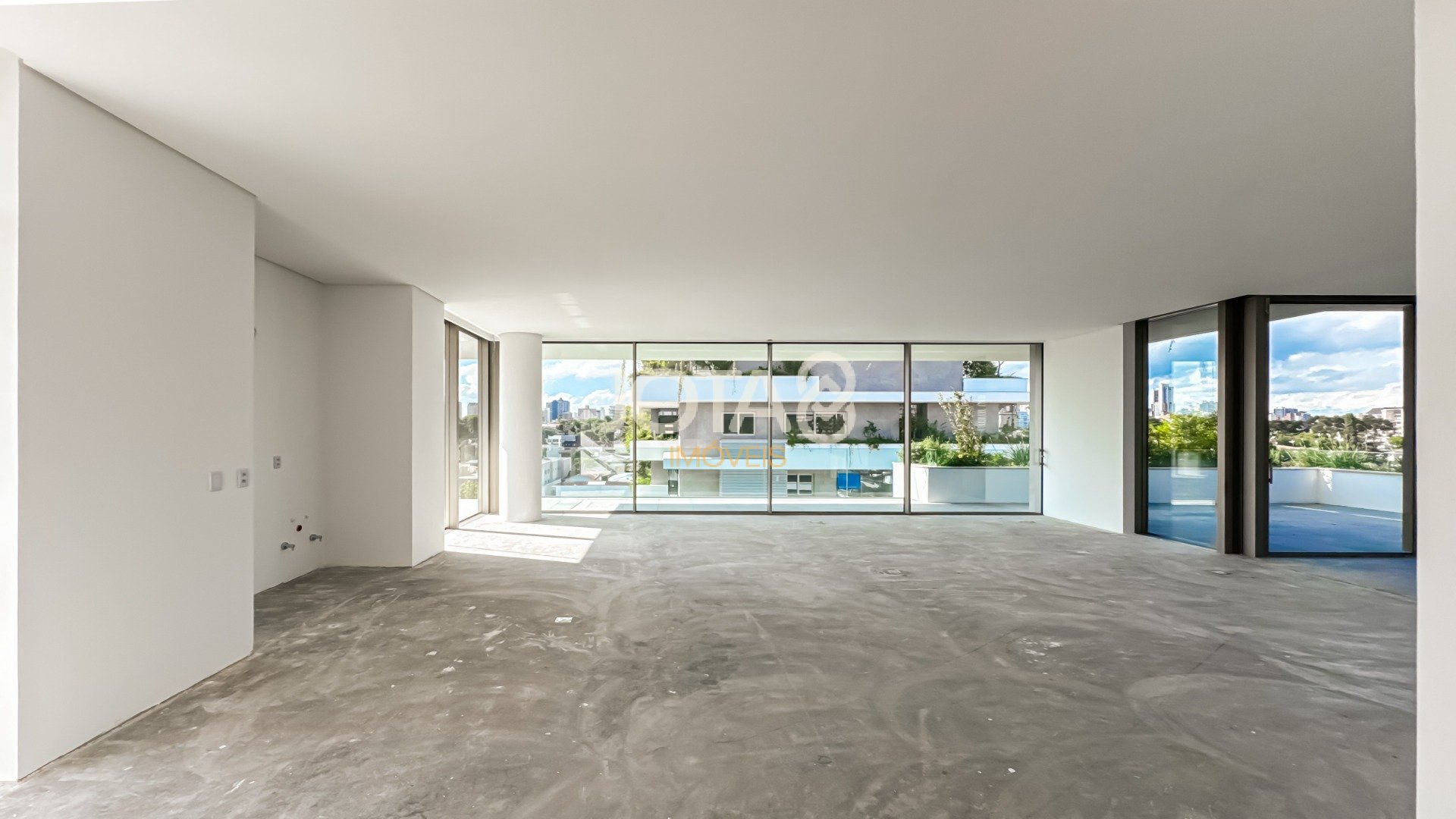 COBERTURA DUPLEX NOVA NO BATEL COM 04 SUITES - REVENDA HANAMI