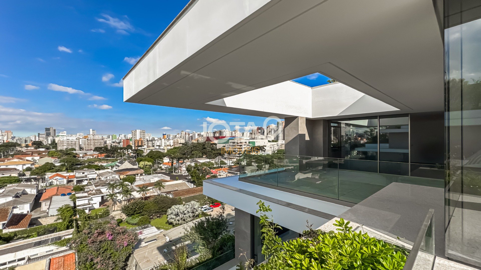 COBERTURA DUPLEX NOVA NO BATEL COM 04 SUITES - REVENDA HANAMI