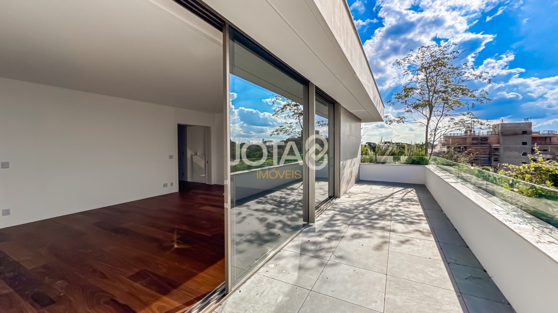 COBERTURA DUPLEX NOVA NO BATEL COM 04 SUITES - REVENDA HANAMI