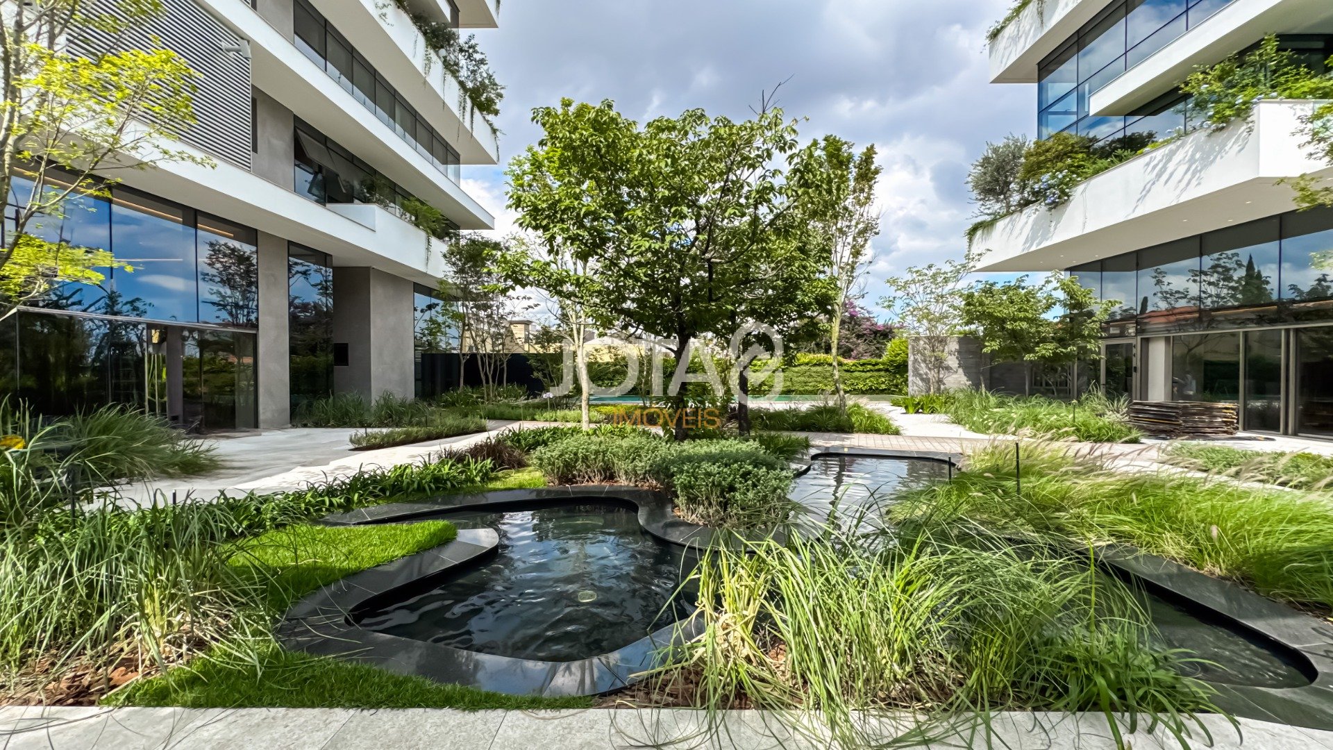 COBERTURA DUPLEX NOVA NO BATEL COM 04 SUITES - REVENDA HANAMI