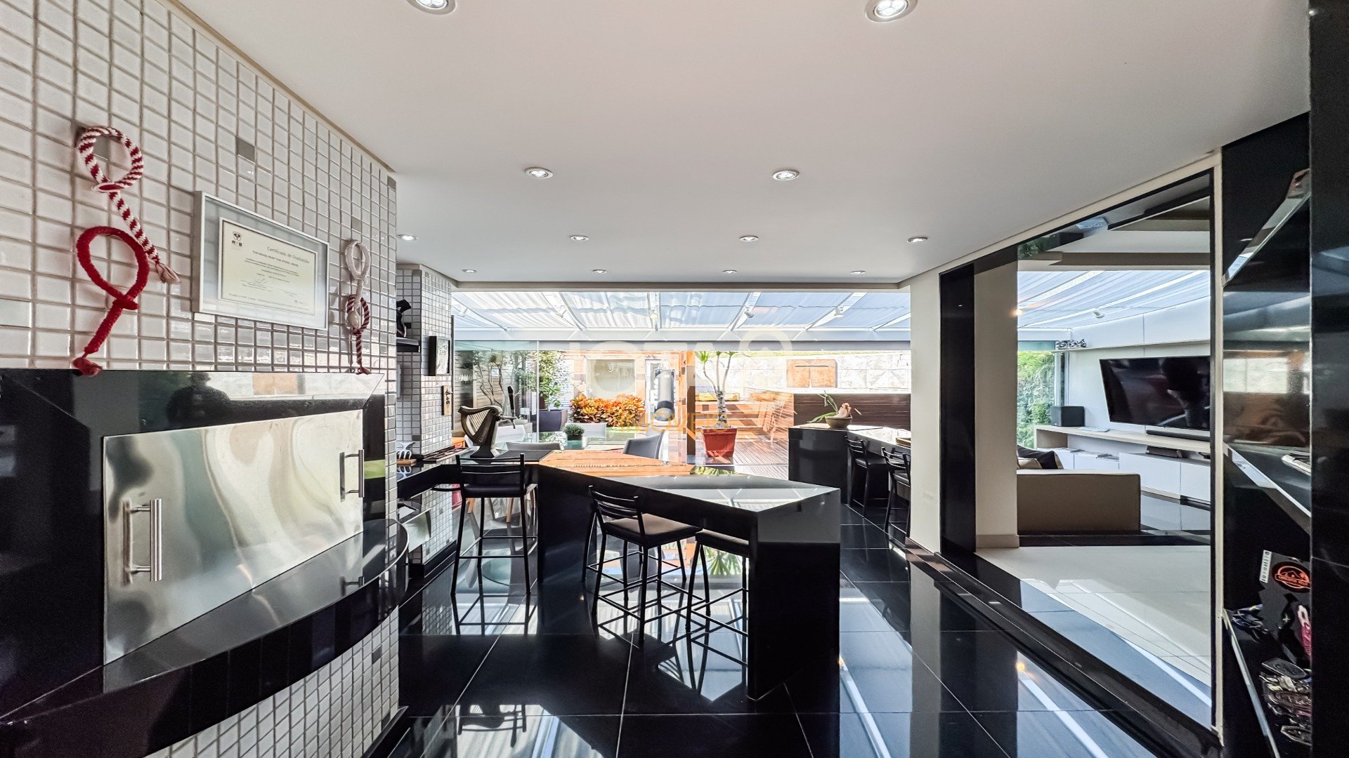 CASA NO GRAND GARDEN COM 3 SUITES E PISCINA