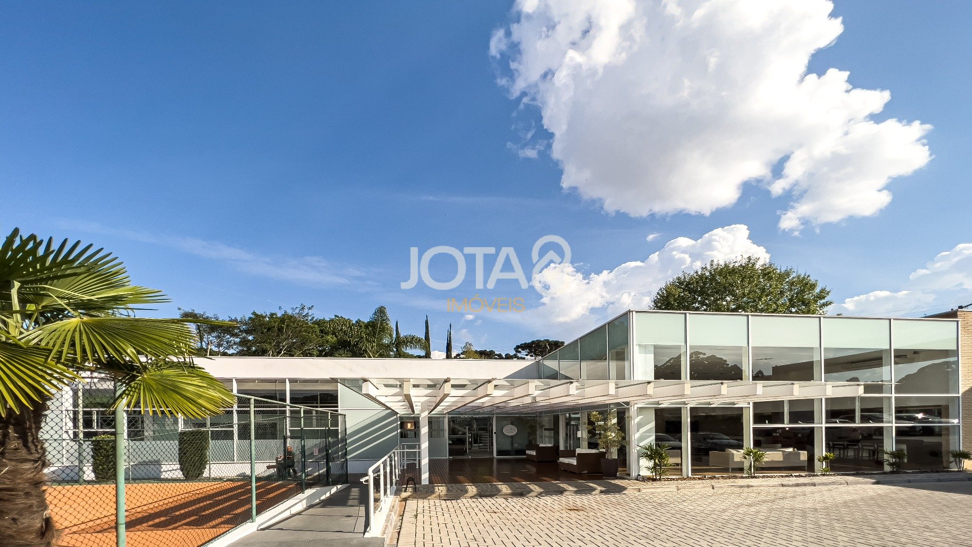 CASA NO GRAND GARDEN COM 3 SUITES E PISCINA
