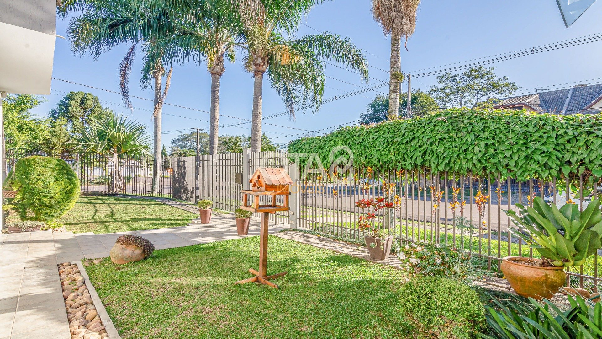 CASA RESIDENCIAL COMERCIAL NO JARDIM DAS AMÉRICAS