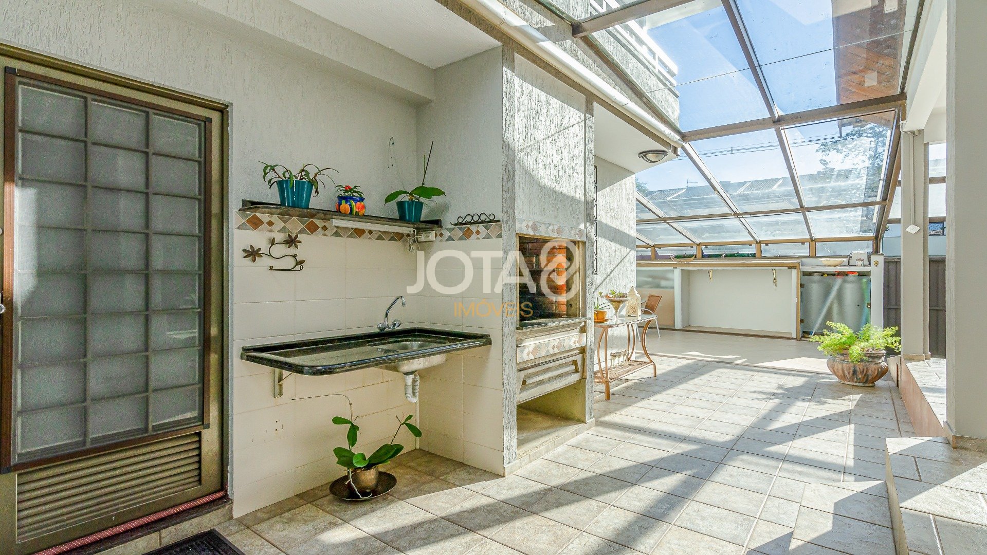 CASA RESIDENCIAL COMERCIAL NO JARDIM DAS AMÉRICAS