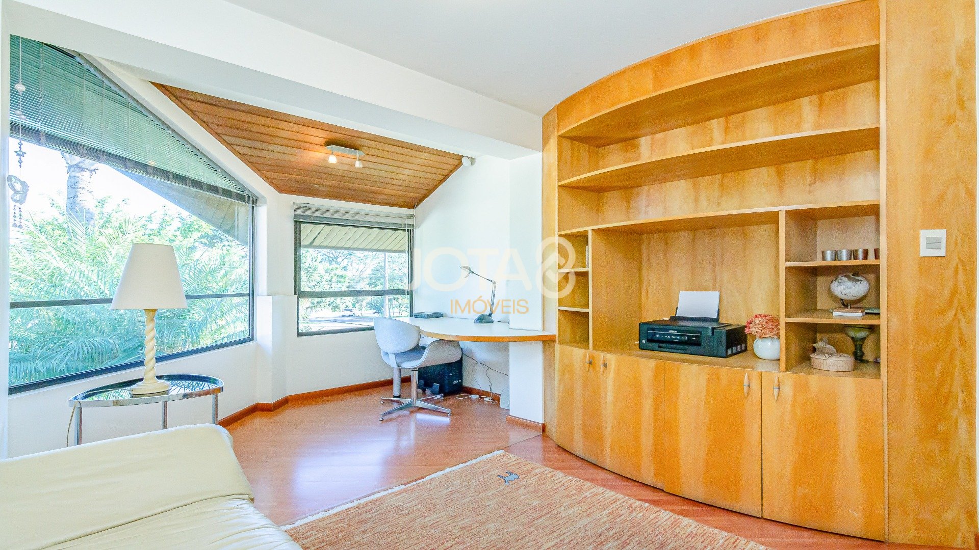 CASA RESIDENCIAL COMERCIAL NO JARDIM DAS AMÉRICAS