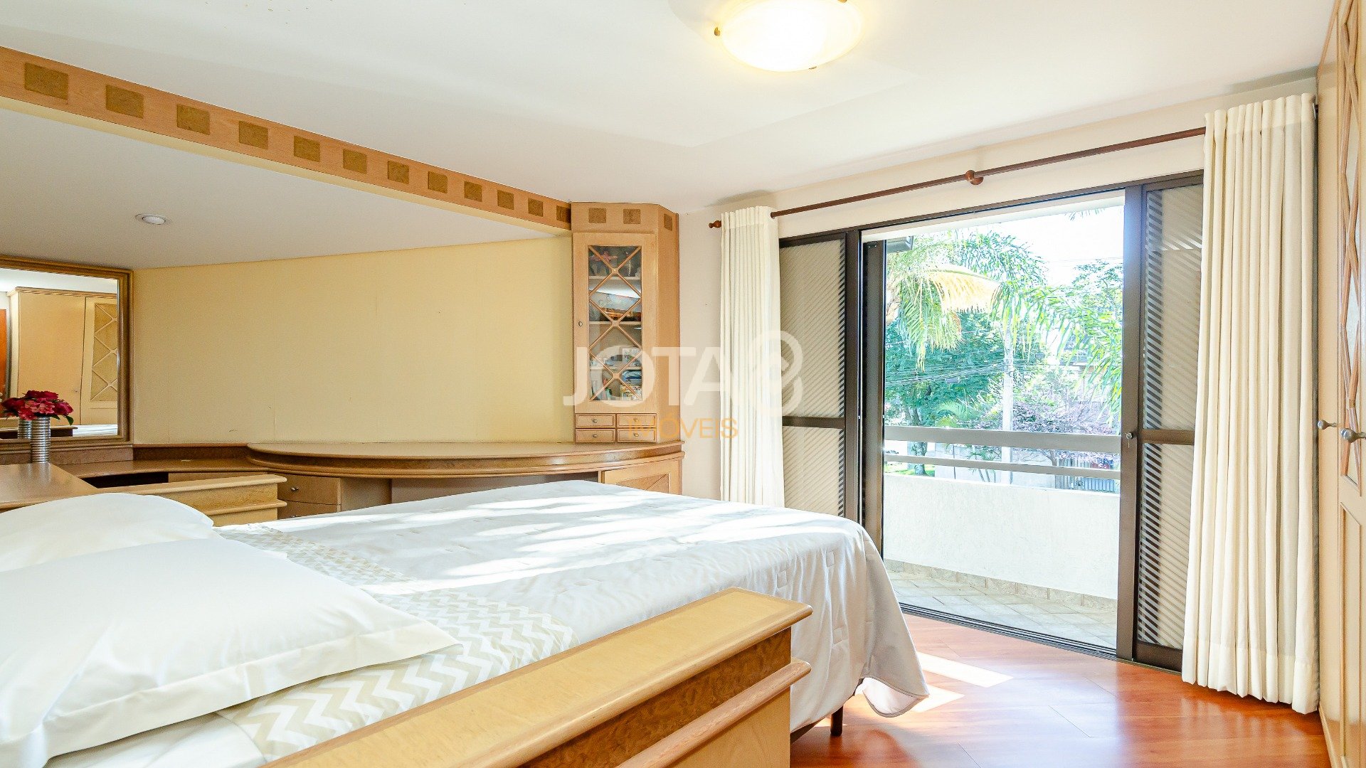 CASA RESIDENCIAL COMERCIAL NO JARDIM DAS AMÉRICAS