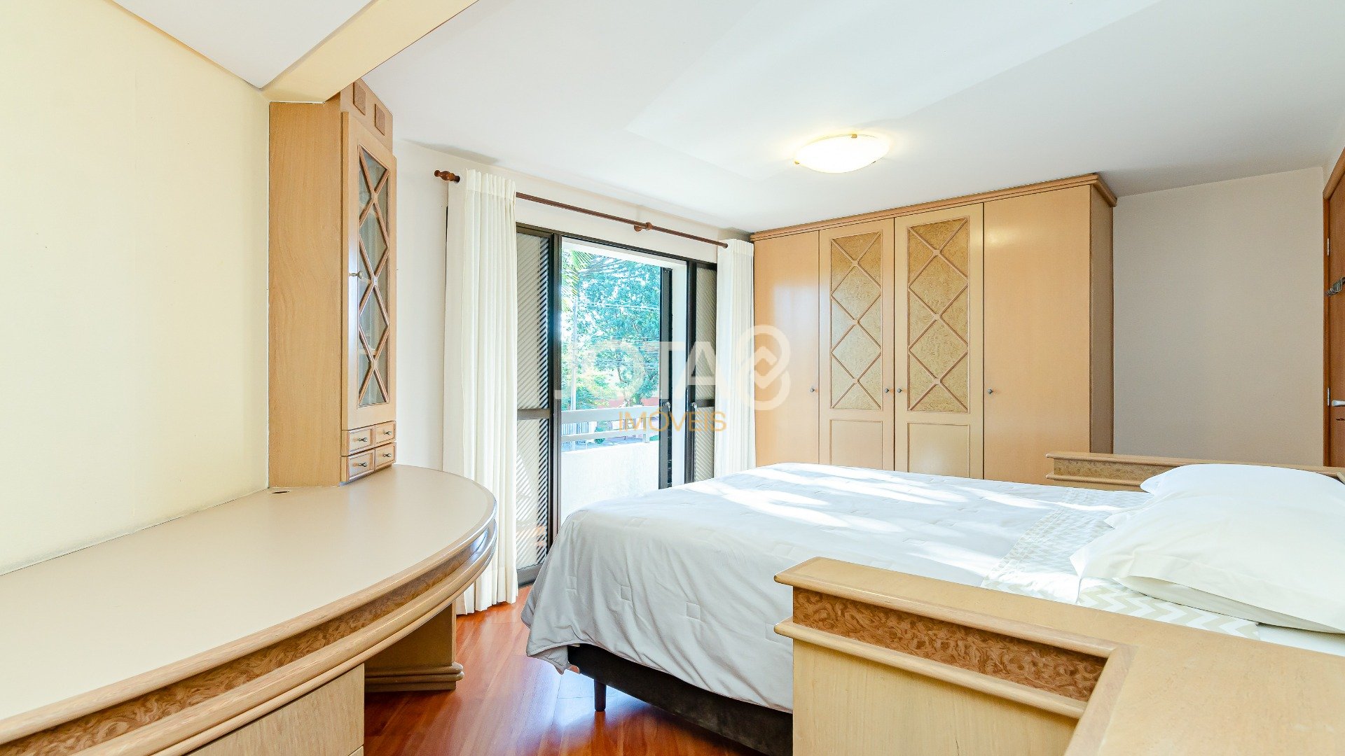 CASA RESIDENCIAL COMERCIAL NO JARDIM DAS AMÉRICAS