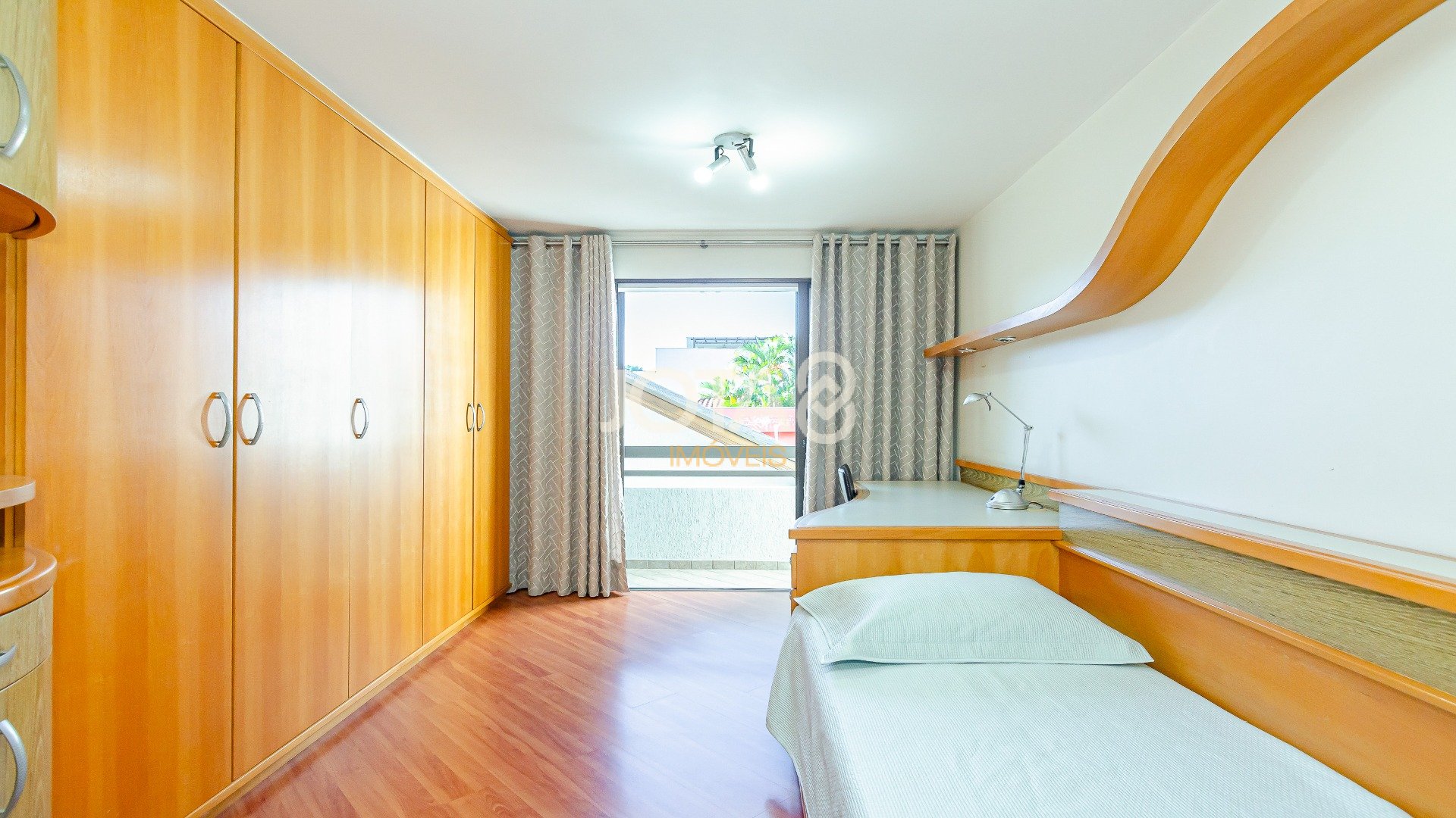 CASA RESIDENCIAL COMERCIAL NO JARDIM DAS AMÉRICAS