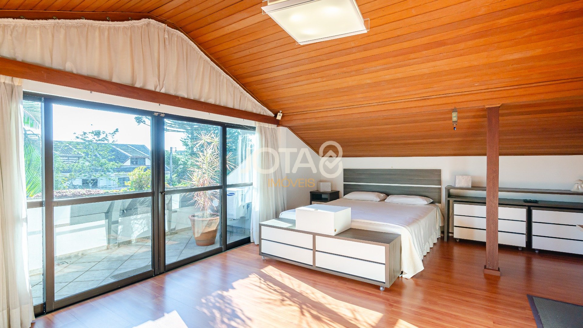 CASA RESIDENCIAL COMERCIAL NO JARDIM DAS AMÉRICAS
