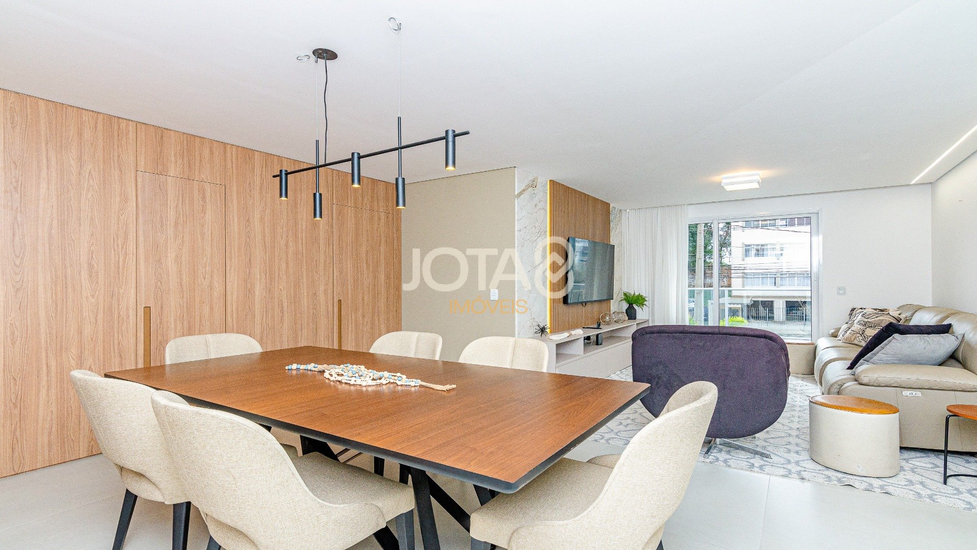APARTAMENTO  3 QUARTOS, NO BATEL,  SEMI MOBILIADO