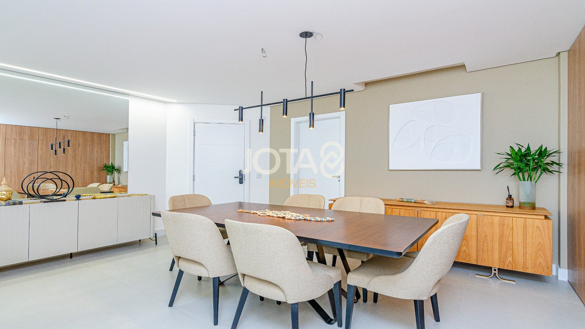 APARTAMENTO  3 QUARTOS, NO BATEL,  SEMI MOBILIADO